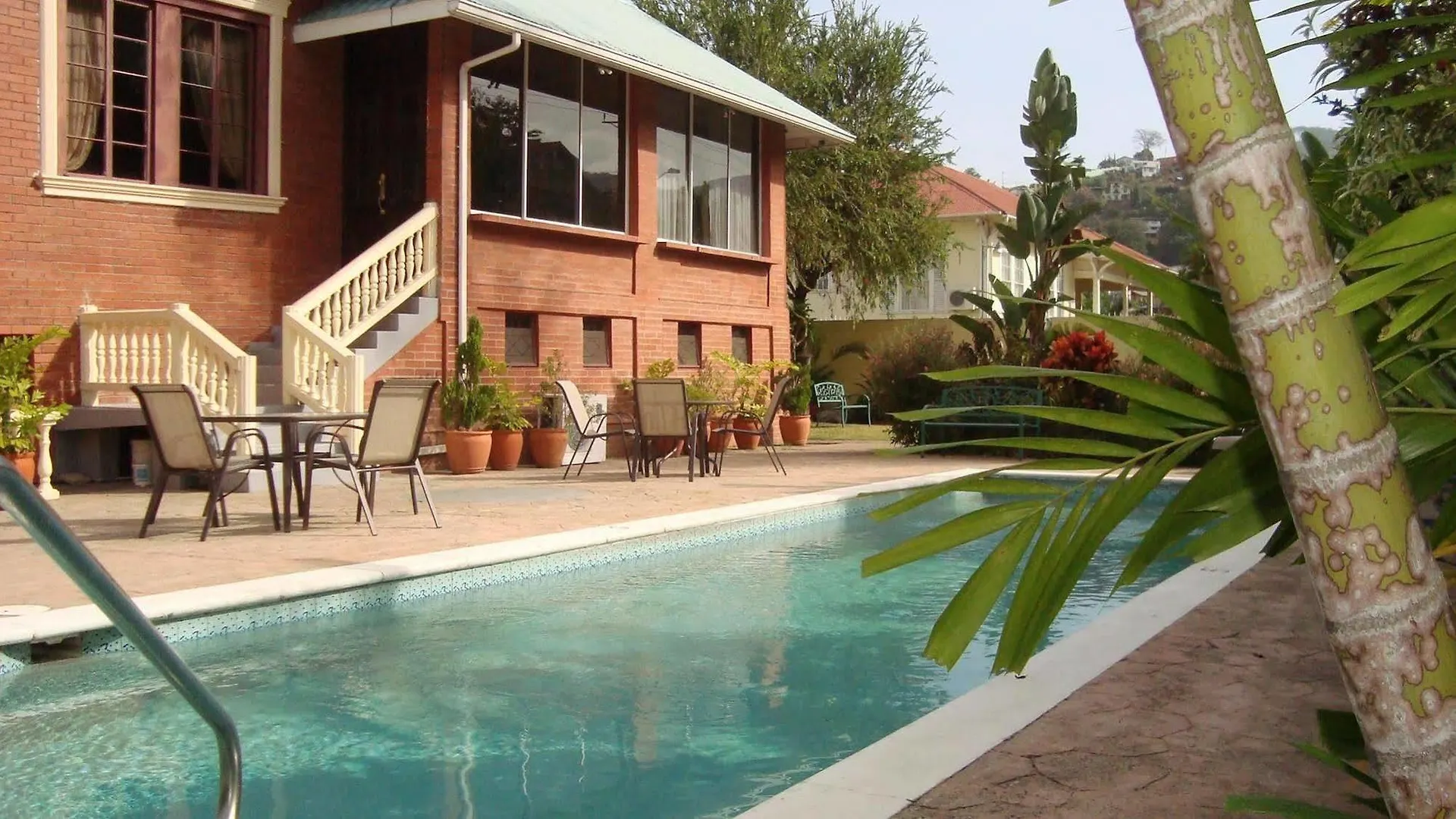 Heritage Inn Trinidad Belmont Bed & Breakfast