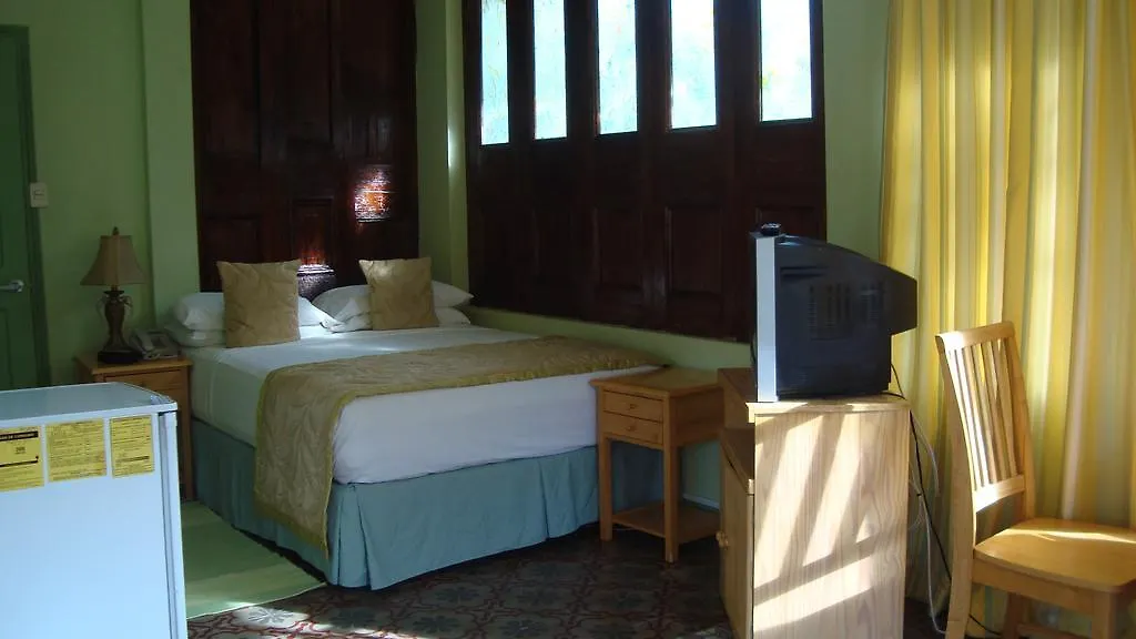 Heritage Inn Trinidad Belmont 3*,  Trinidad e Tobago